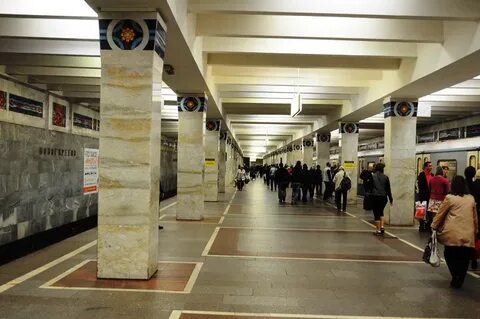 Станция метро новогиреево