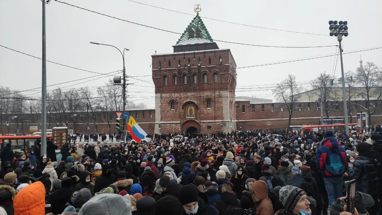 18 00 на площади. Протест Нижний Новгород 2021. Митинг 23 января 2021 Нижний Новгород. Митинг на площади Минина в Нижнем Новгороде 24.02.2022. Митинг в Нижнем Новгороде 03.11.2022.