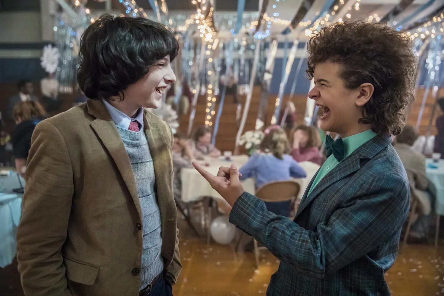 Очень странные дела 1 сезон. Stranger things сериал. Осд 4 сезон. Фильм очень странные дела 3. Очень странные дела 1 сезон.