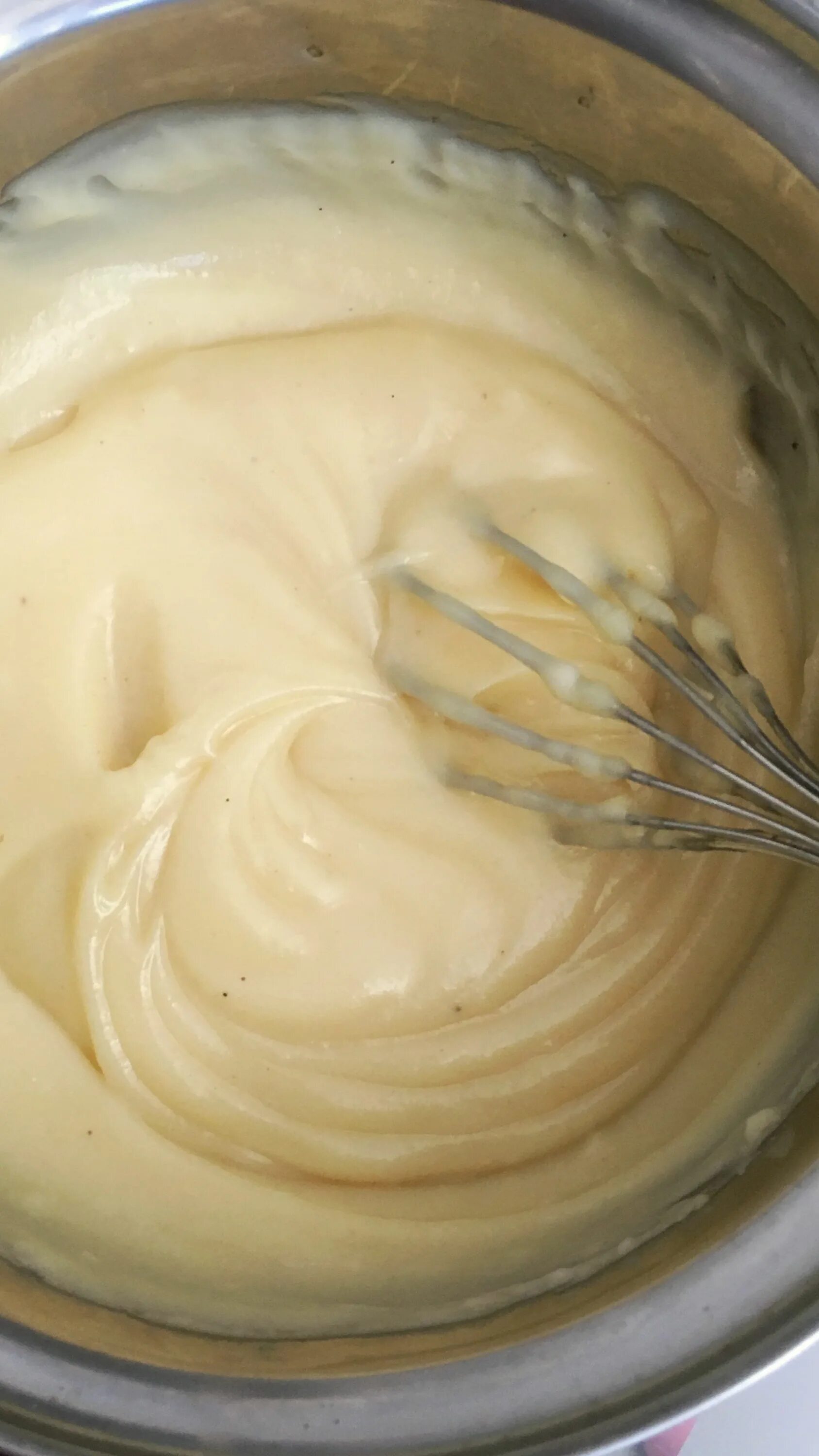 заварной крем классический для торта с маслом. заварной крем патисьер. заварной крем капли. крем для торта наполеон заварной с молоком. торт наполеон с заварным кремом.