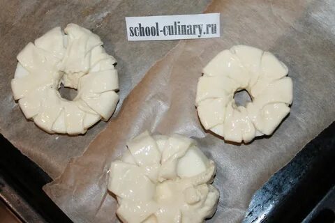 Колечко из яблок в тесте