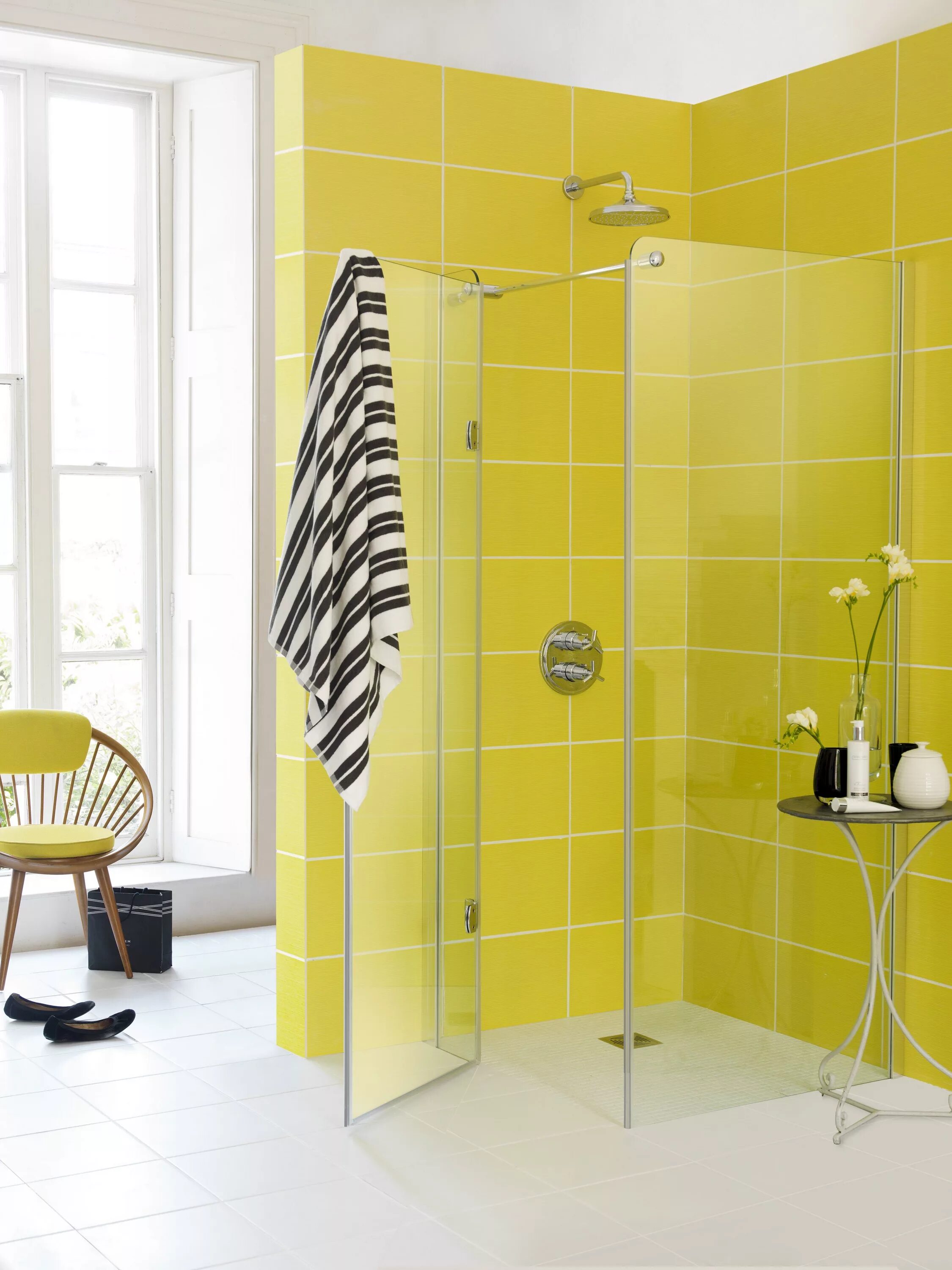 Желтая плитка купить. Желтая плитка для ванной комнаты. Желтая ванная. Желтая ванная комната. Желтая ванная с душевой кабиной.