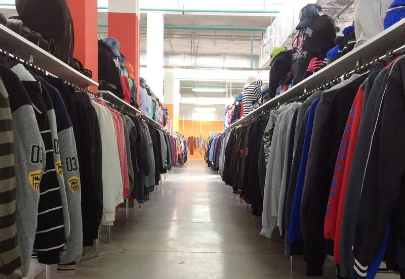 Магазин твое ашан. Мир одежды и обуви макаренко 31 пермь. Одежда пермь. Планета магазин одежды пермь. Мир одежды пермь.