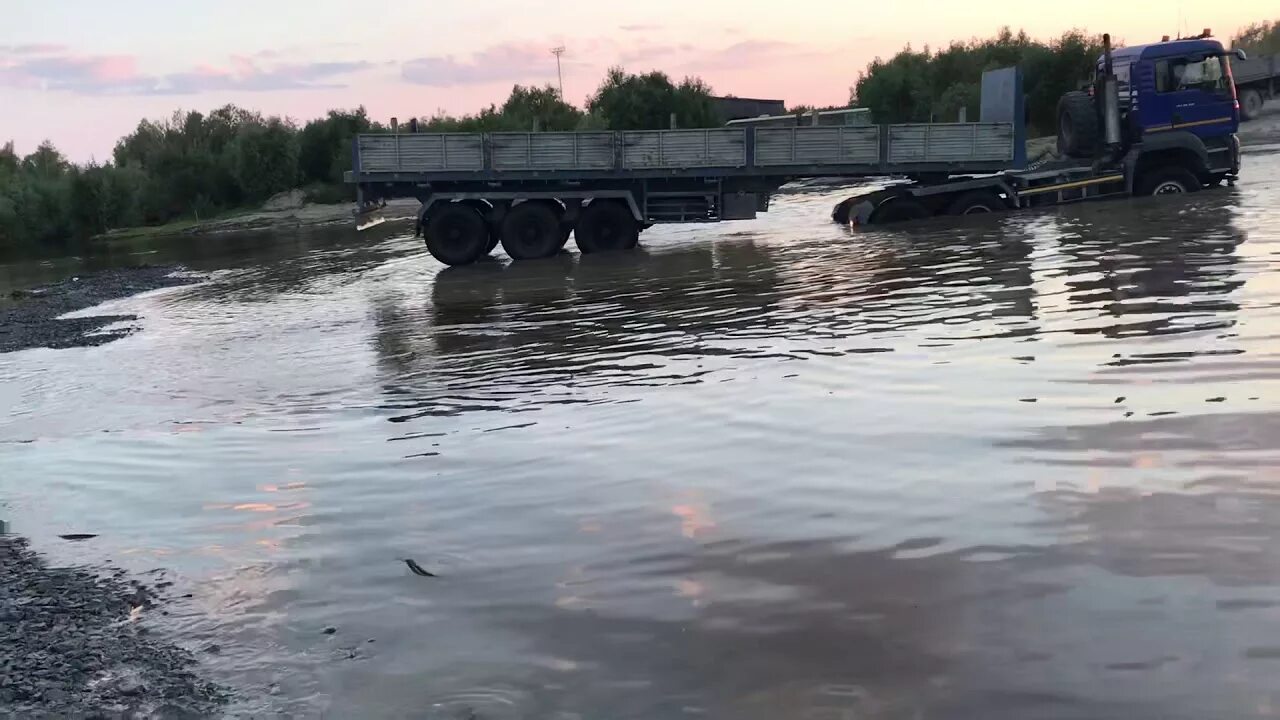 Горноправдинск паромная переправа. Переправа селиярово. Приобское месторождение селиярово дороги. Аппарель наплавного моста. Спутниковая карта селиярово.