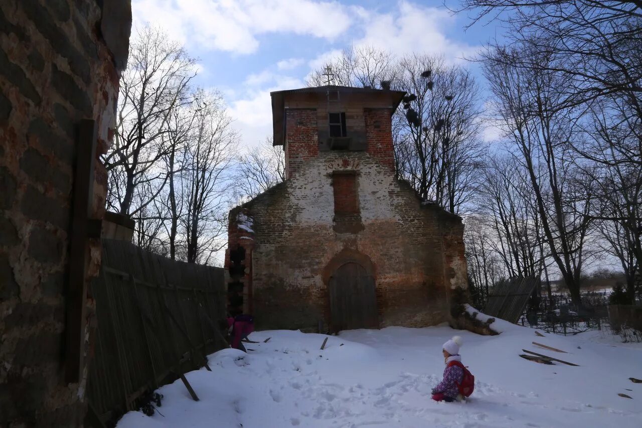 Деревня Михайловская, Ропша. Развалины в Ропше. Ропша Михайловская. Зимний крепость в Ропше.