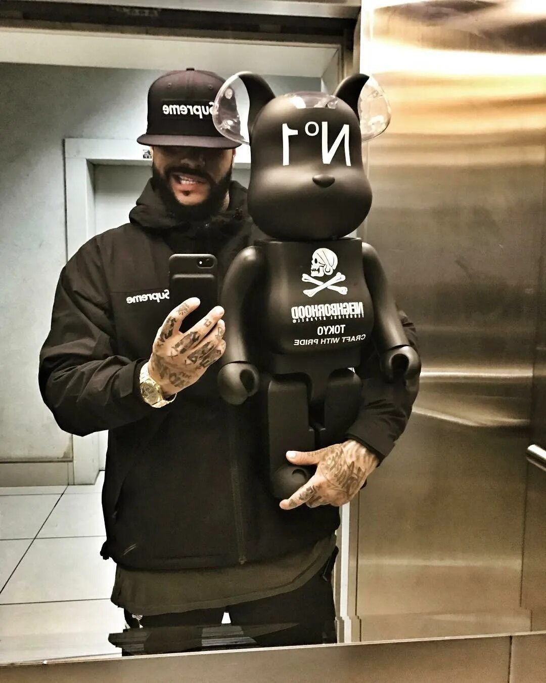 Kaws тимати. Медведи тимати. Беарбрик тимати. Медведи тимати. Коллекция медведей bearbrick тимати.