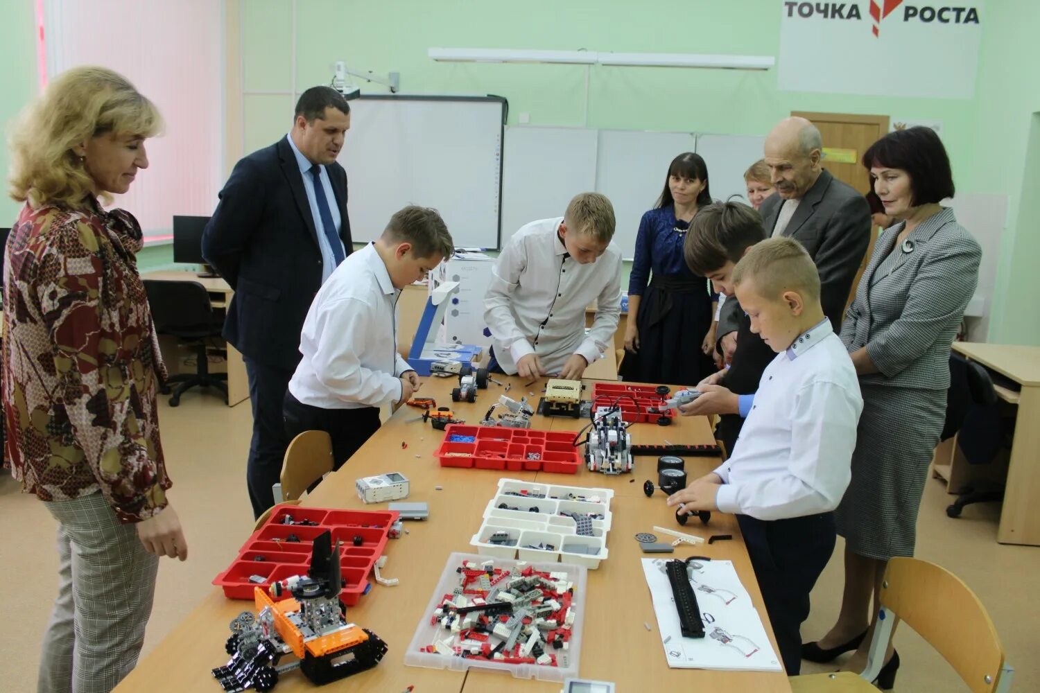 точка роста в белгороде. проект школы. точка роста в школе 2022. точка роста 2022 год. торжественное открытие центра точка роста.