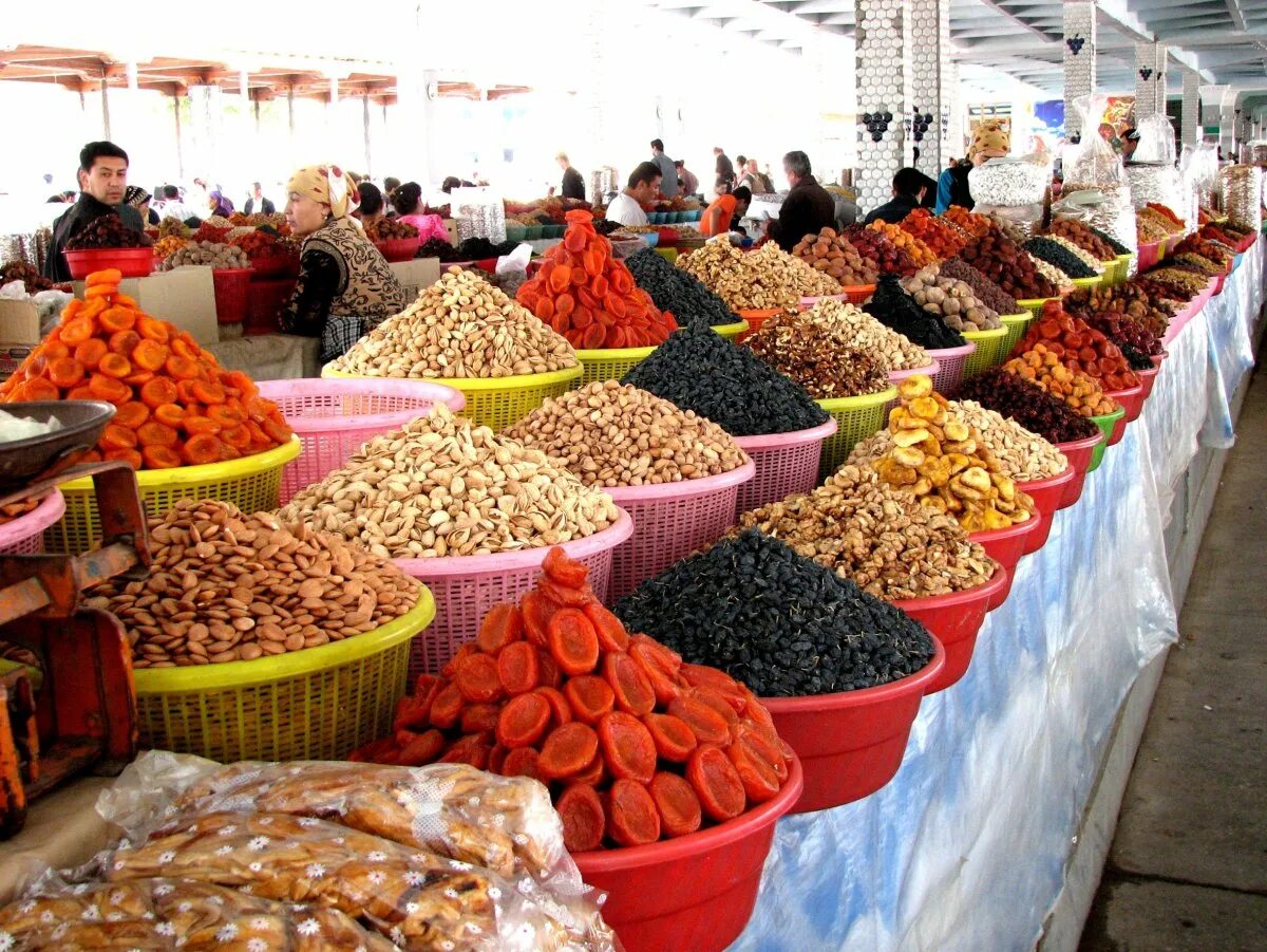 На рынке. Торгаш на рынке. Индия рынок. Париж рынок продуктовый. Центральный рынок майкоп.