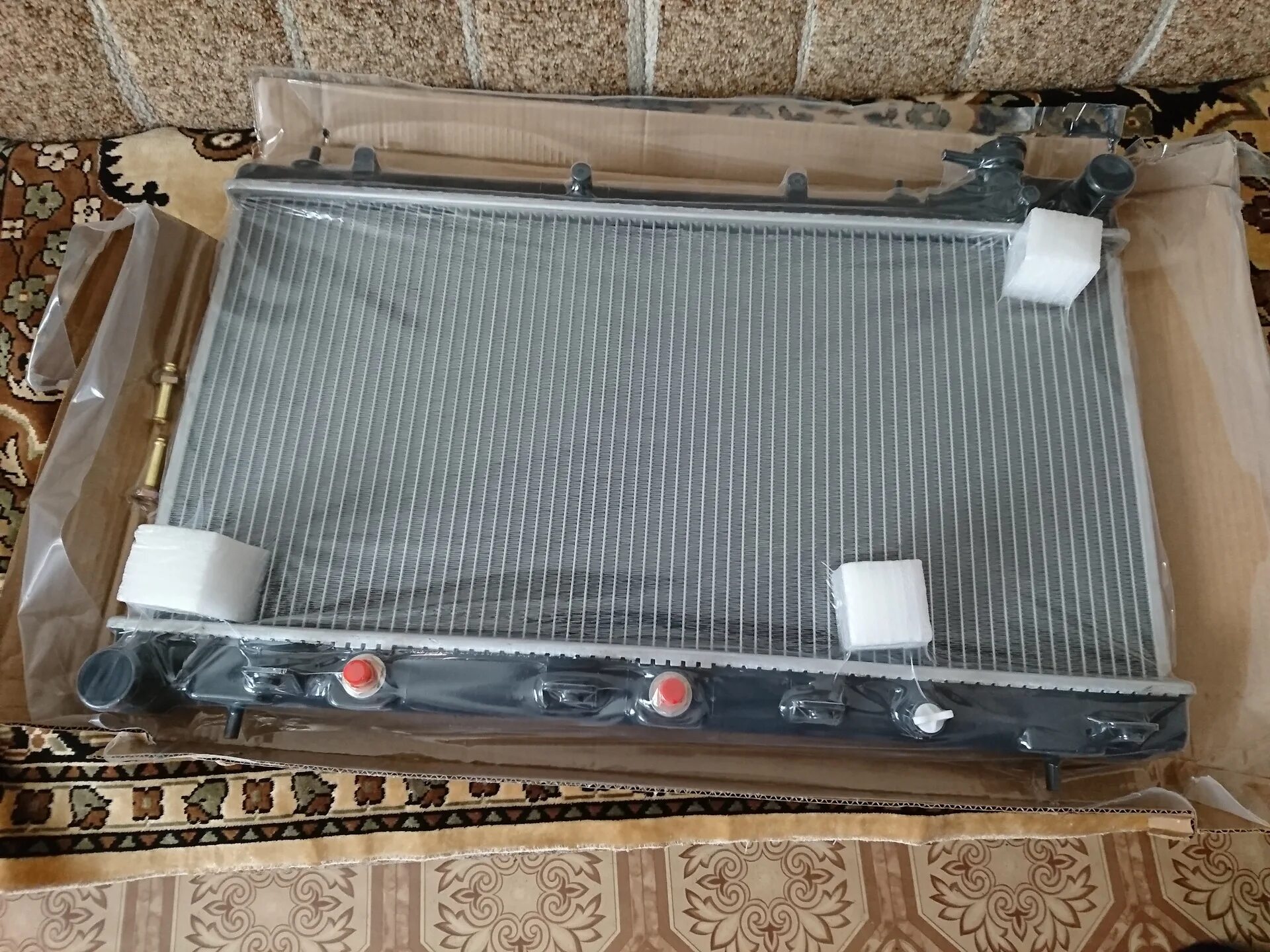Радиатор форестер sg5. Sb0001 forester радиатор. радиатор sat forester sg. sat sg-sb0001-02. sat sb0003-t.
