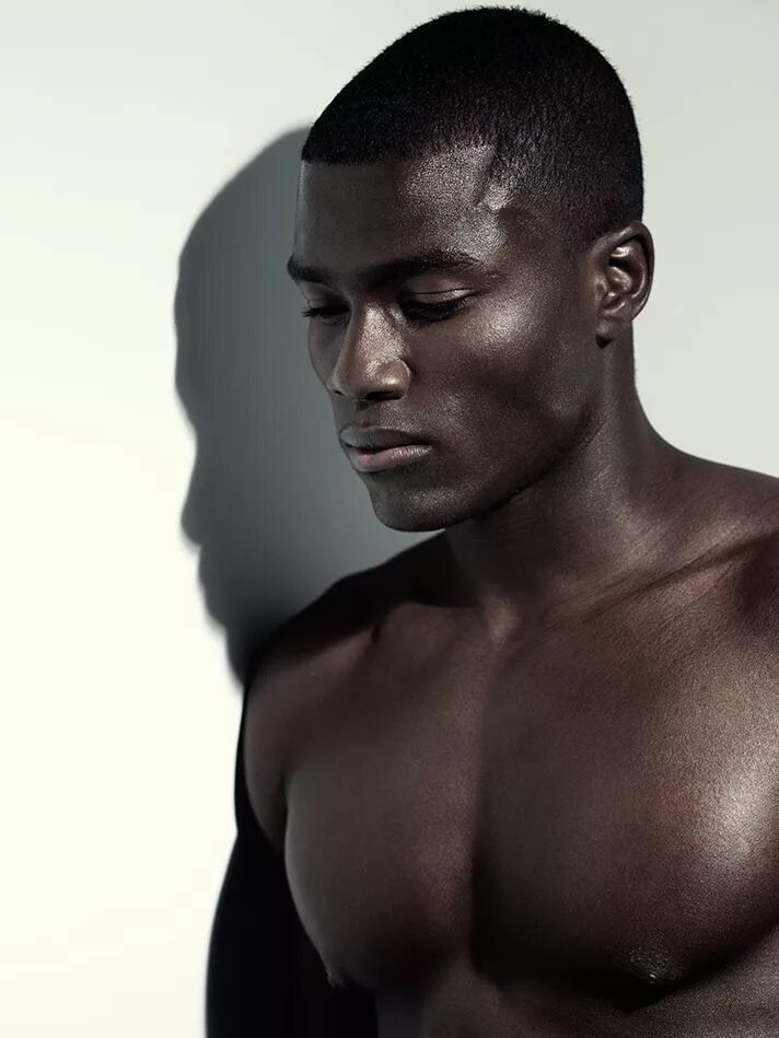 Шон белл. Рональд еппс. Black boy skin. Black boy skin. Парень в черном.