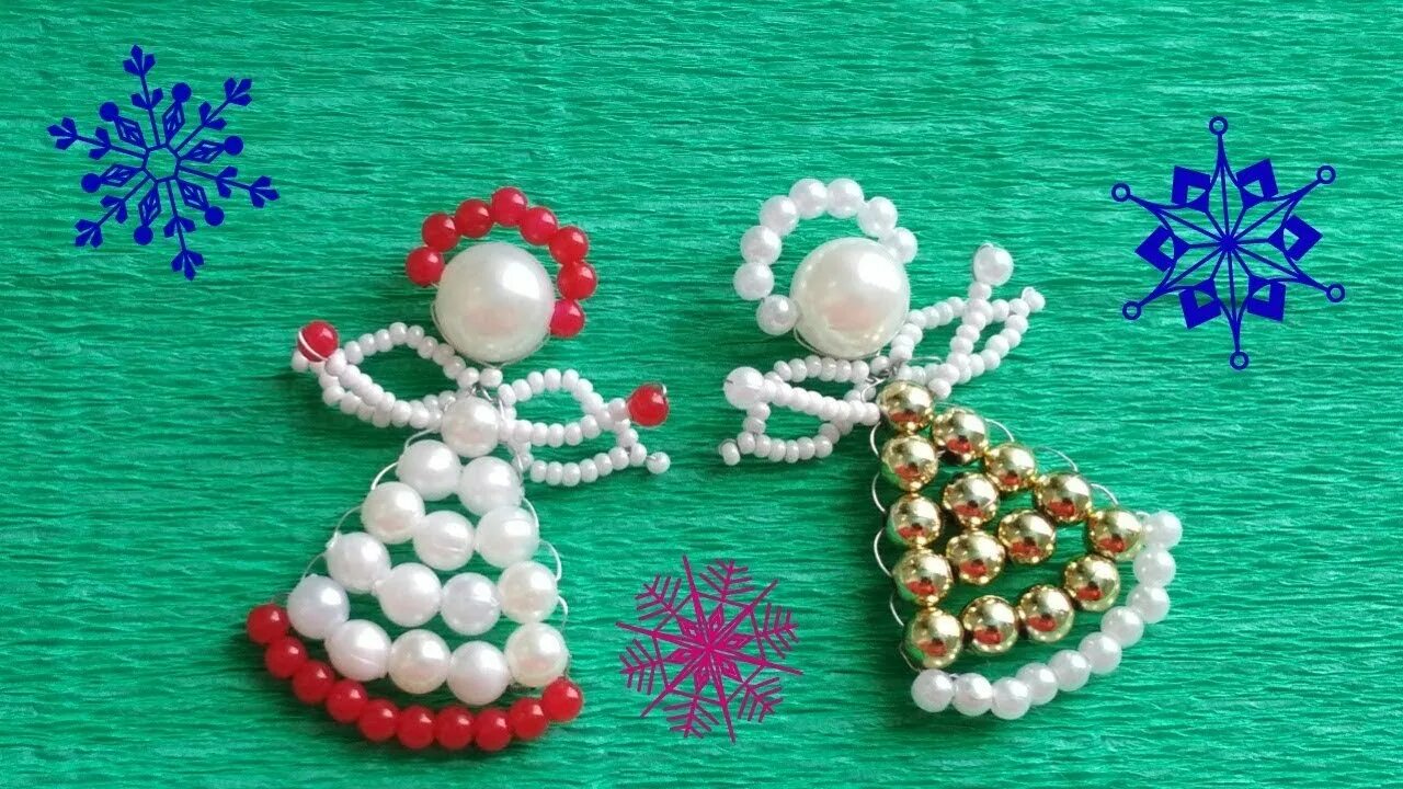 снежинки из бисера. елочные украшения из стекляруса. украшения на новый год из бусинок. елочные украшения из бусин. новогодняя поделка из бусинок.