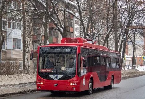 Новые красные троллейбусы