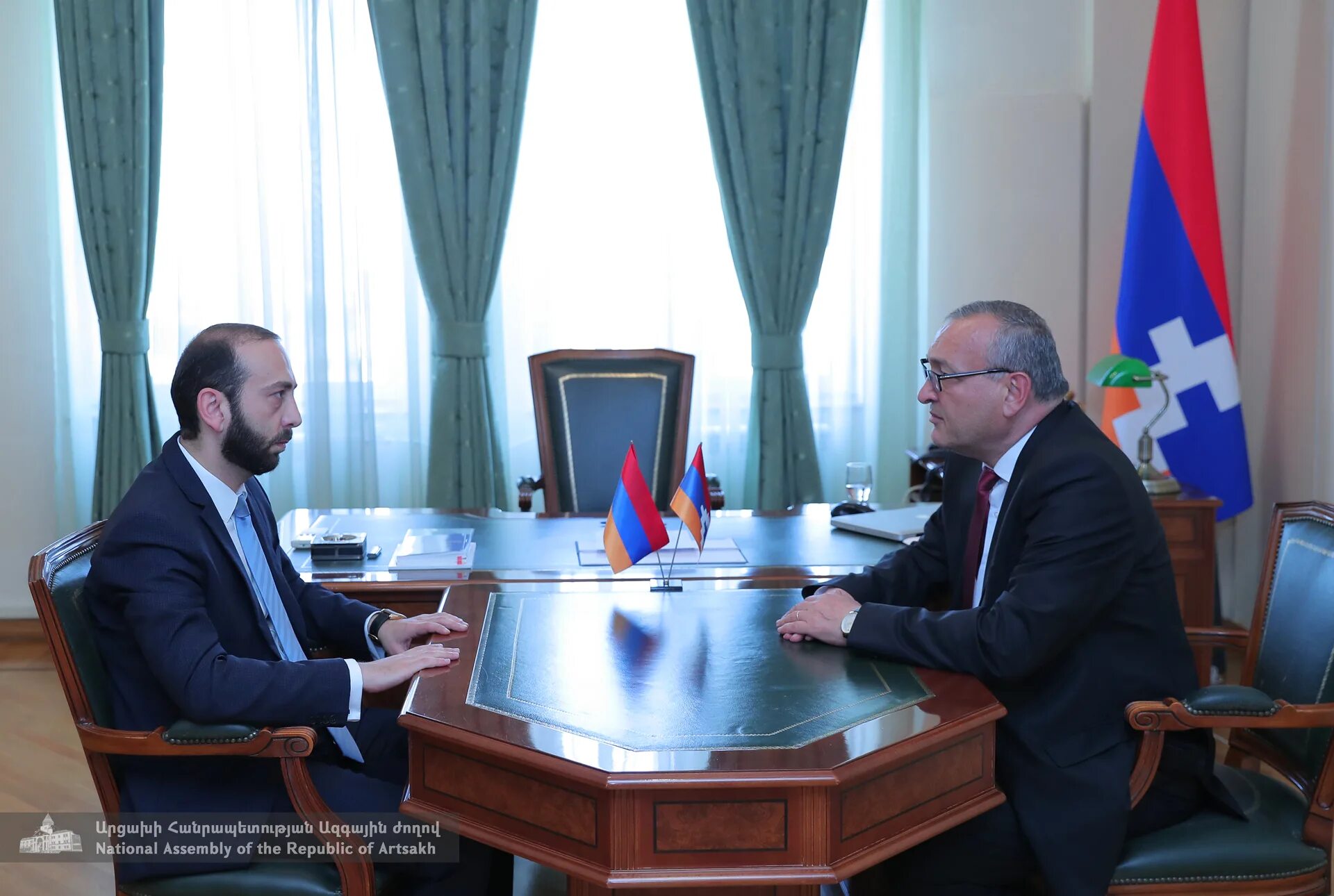 Визит ереван. Спикер парламента Арцаха. Logo of the National Assembly of the Republic of Armenia.