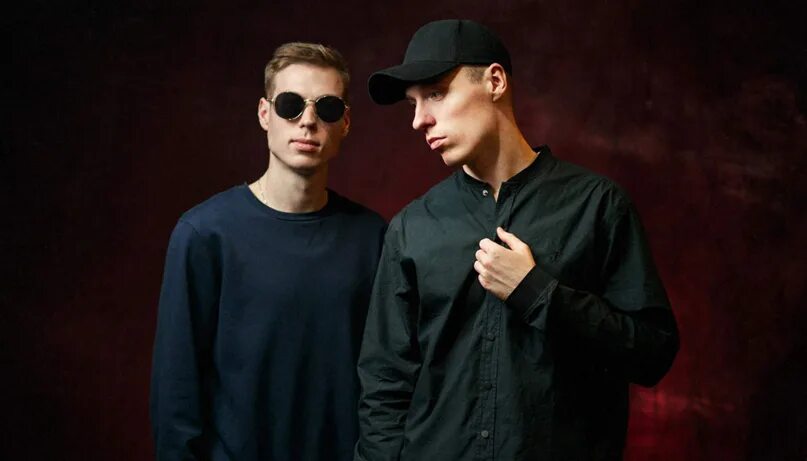 Dabro поцелуй. Поцелуй песня dabro. Dabro поцелуй. Dabro фото. Dabro - давай запоём обложка.