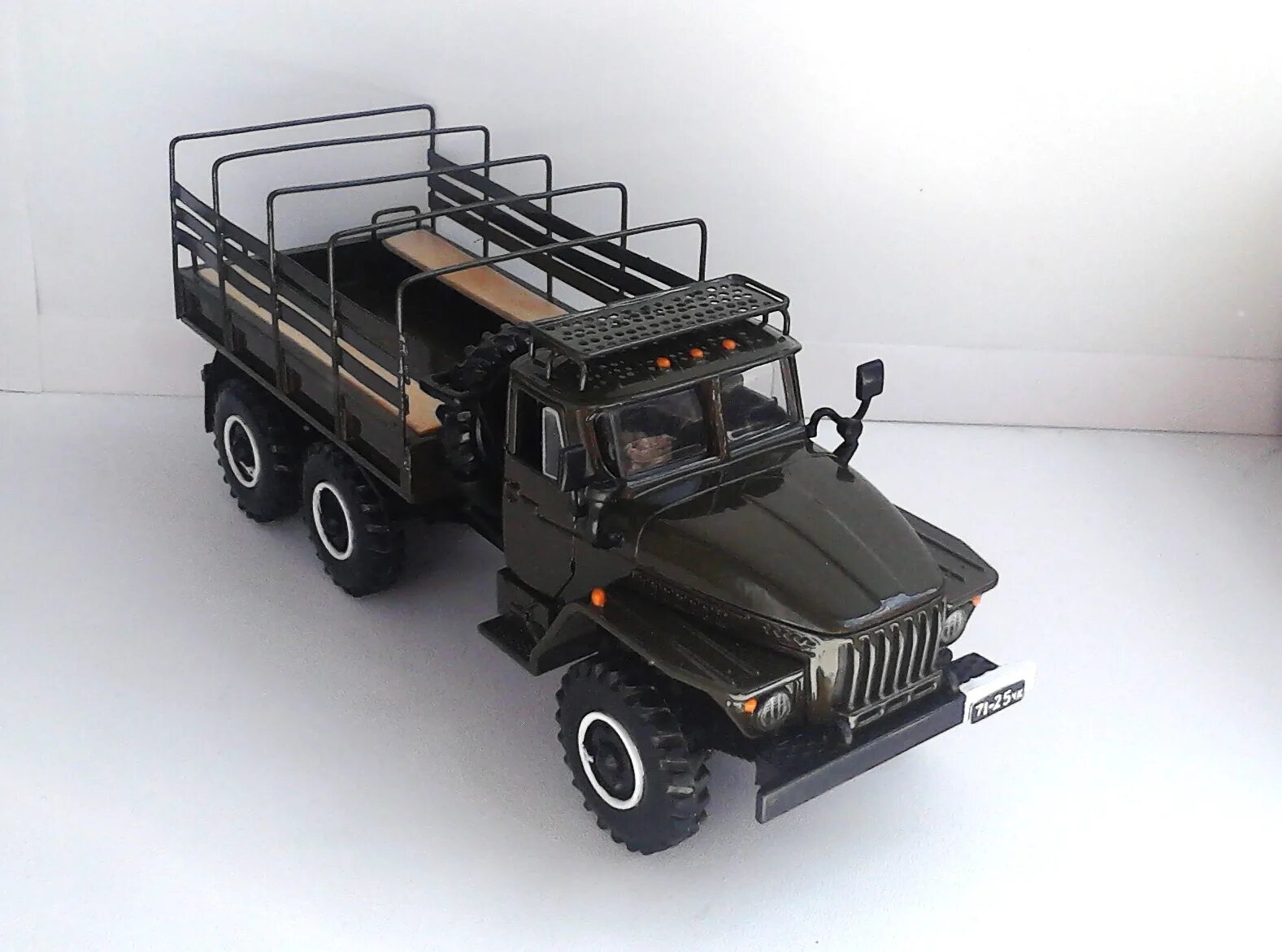 Конверсионная модель. Камаз 1 43 конверсия. Конверсии масштабных моделей грузовиков в 1-43. Конверсия для камаз 1:35. Конверсионная модель.