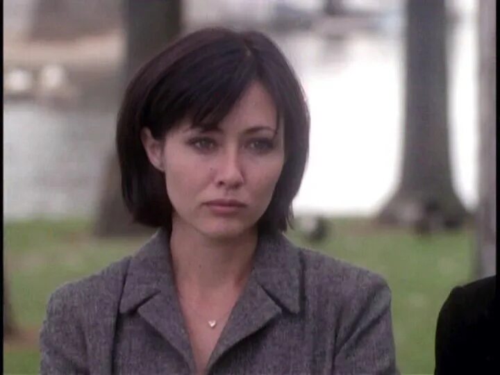 прю б. зачарованные прю. прю б. зачарованные пруденс холливелл. шеннен доэрти в зачарованных.