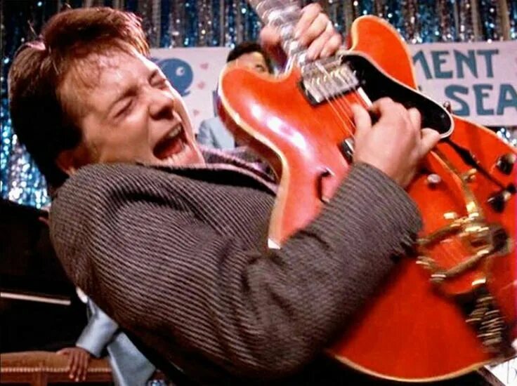 Марти поет. Back to the future marty mcfly. Марти макфлай 1985. Марти поет. Марти поет.