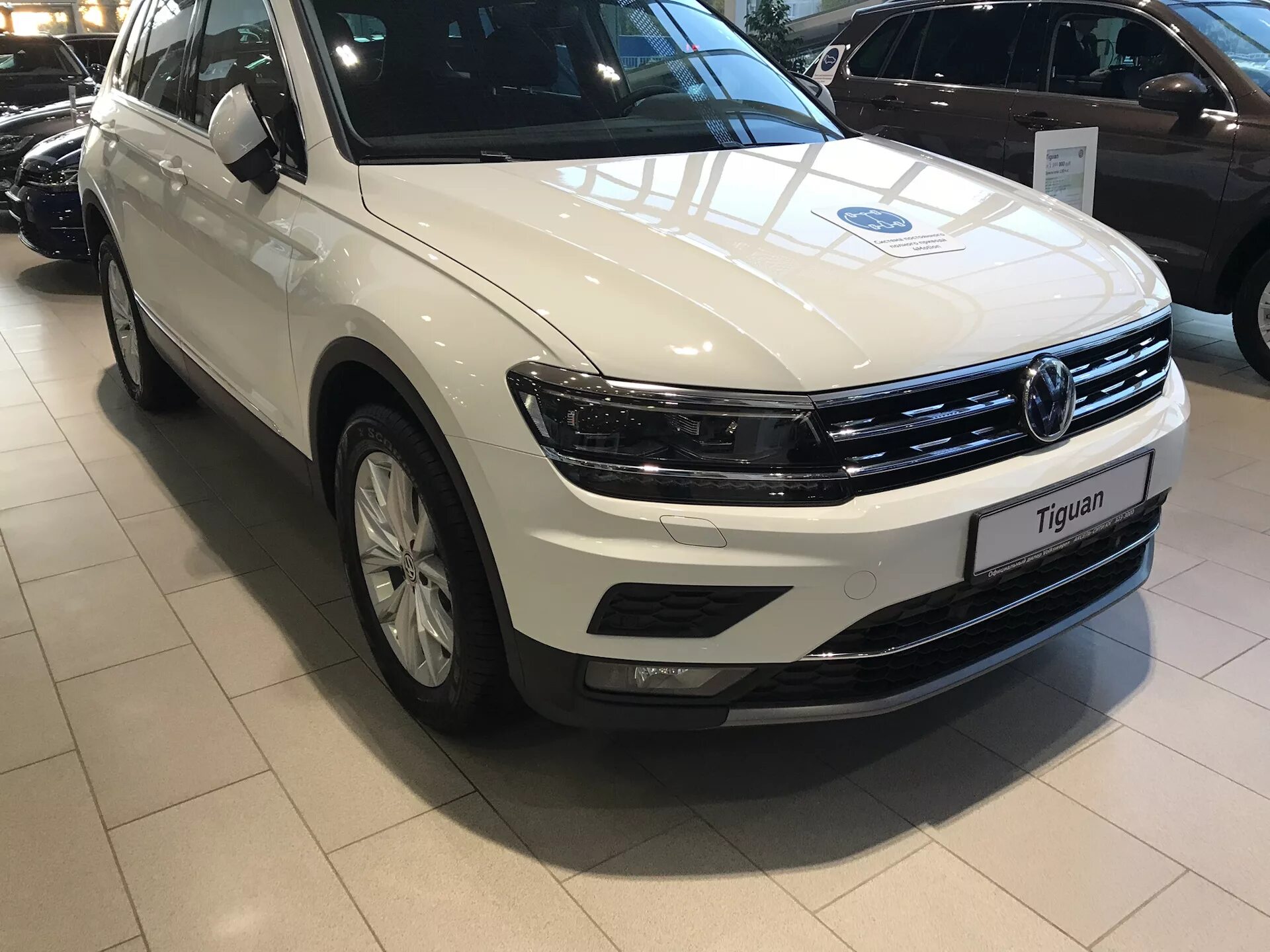 Куплю фольксваген тигуан татарстан. Фольксваген Тигуан 2018. Volkswagen Тигуан 2018. Volkswagen Tiguan 2.0 at, 2018. Тигуан 1013.