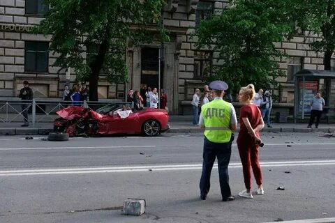 Водитель попал в аварию