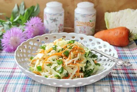 Капуста с морковкой и чесноком