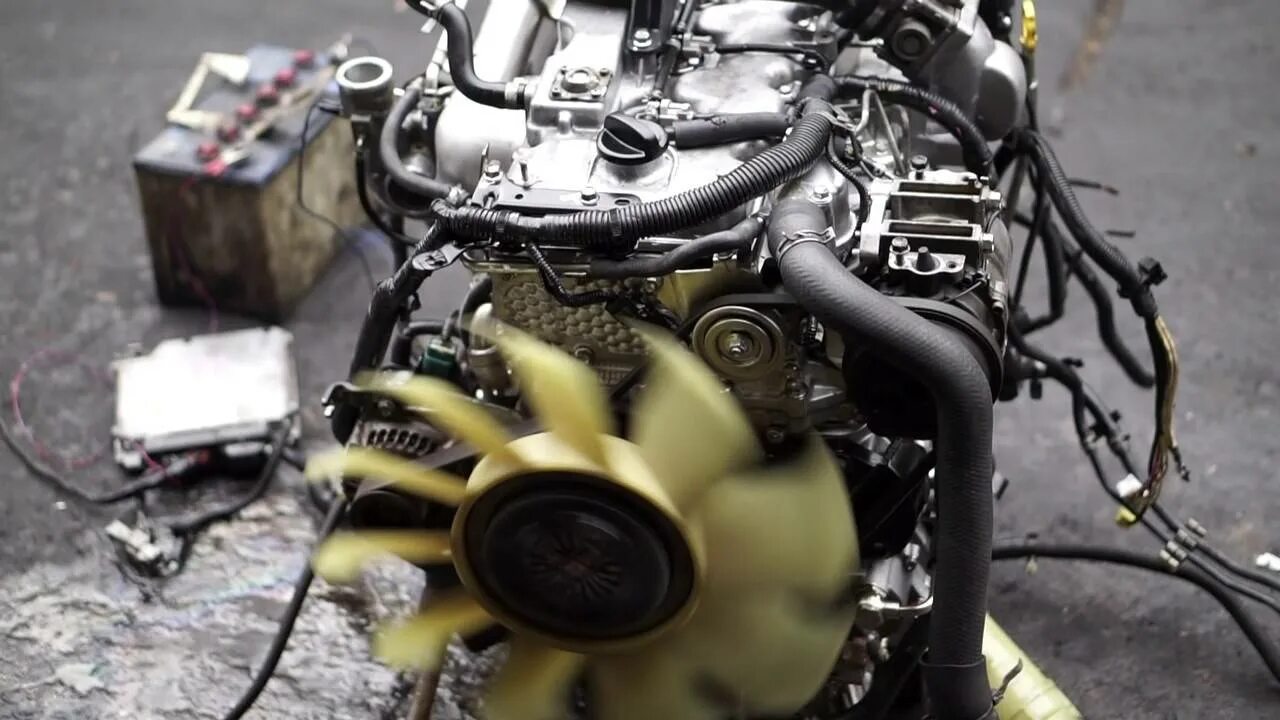 Контрактный двс. 2j двигатель тойота. Ford focus 3 мотор 2 литра. Ford 2. Контрактный двигатель 6не1т.