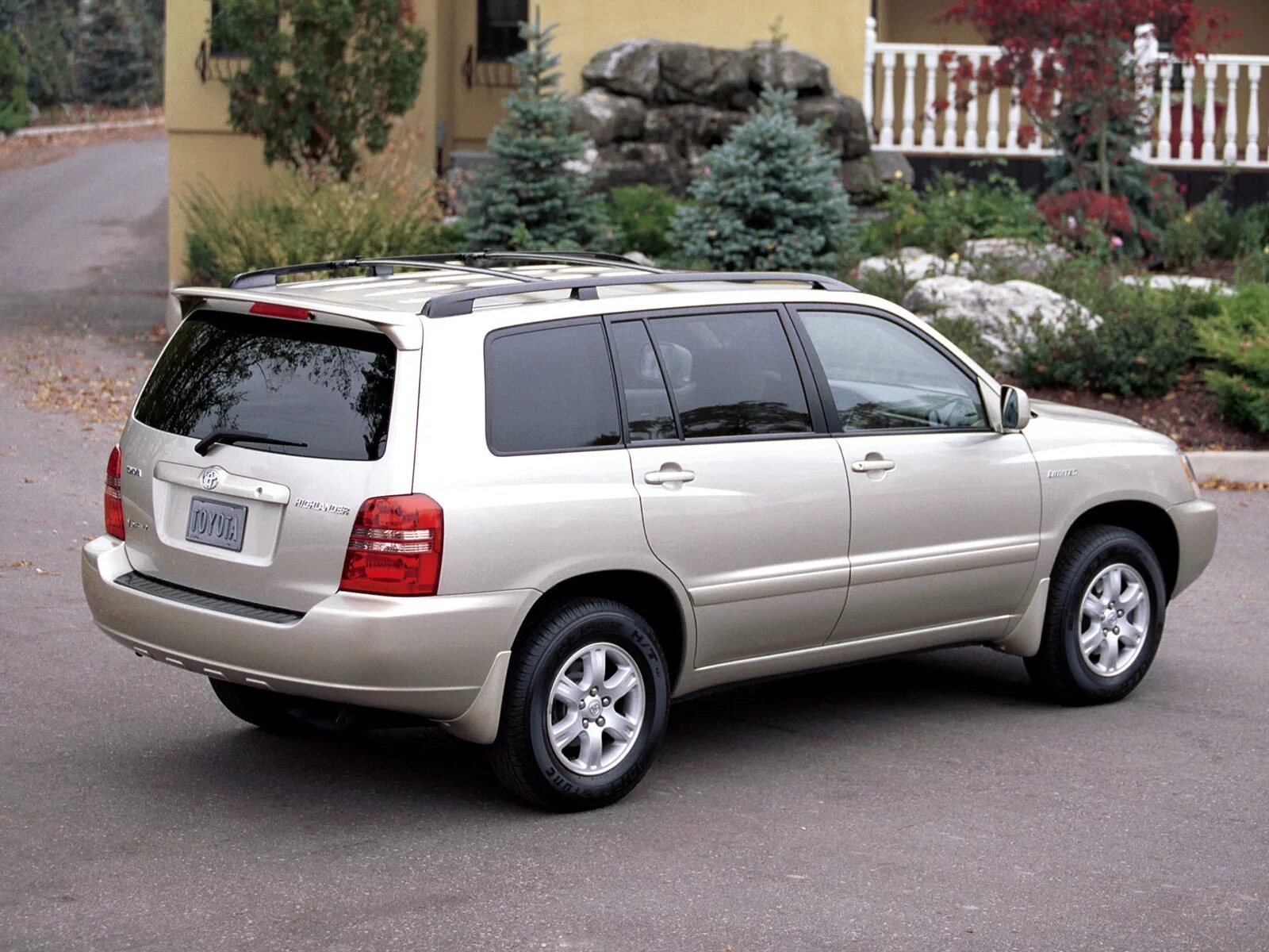 Highlander 1 поколение. Toyota Highlander 2001. Тойота хайлендер 1. Toyota Highlander 1 поколения. Тойота хайлендер 2001г.