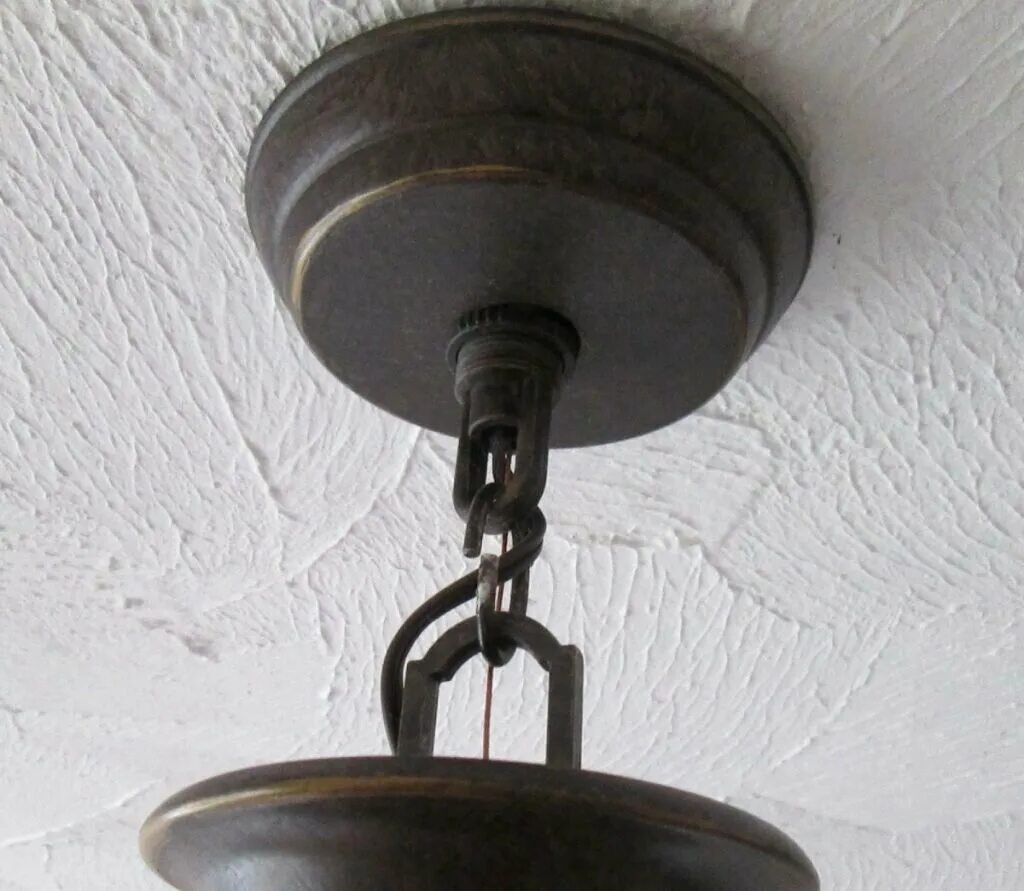 подвес люстры к потолку. подвешивание люстры. подвесной светильник seletti monkey lamp ceiling. подвес люстры к потолку. подвес потолочный с крюком (для люстр до 10 кг.