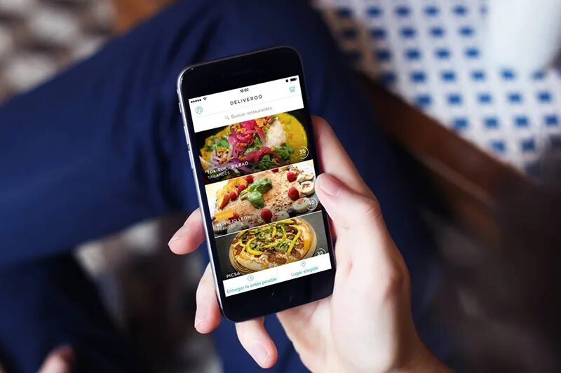 оформить заказ еды. готовые обеды из ресторана. Delivery food phone. заказать еду через телефон. яндекс еда мобильное приложение.