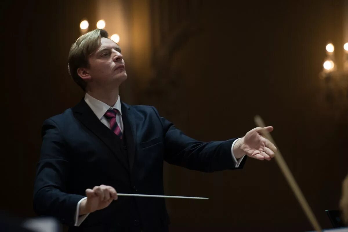 концерт михаила таривердиева. симфонический оркестр московской филармонии "софил". станислав скровачевский дирижер. дон дирижер. андрей герасименко дирижер.