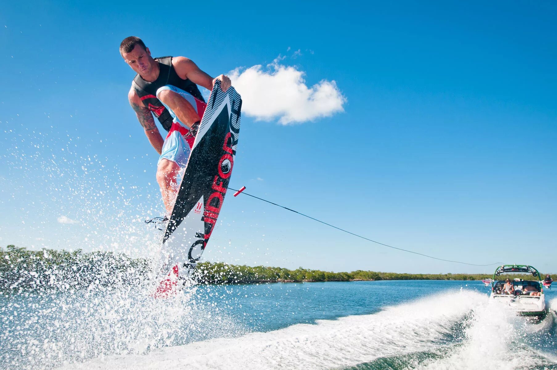 Do water sports. Wake Бординг. Вейкборд и вейксерф. Катерный вейкбординг. Водный спорт.