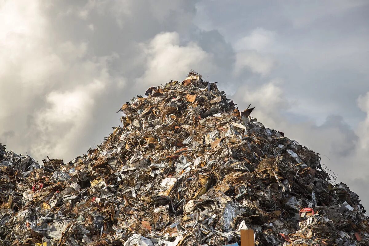 Cloud waste. Свалка. Мусорная свалка. Мусорные горы.