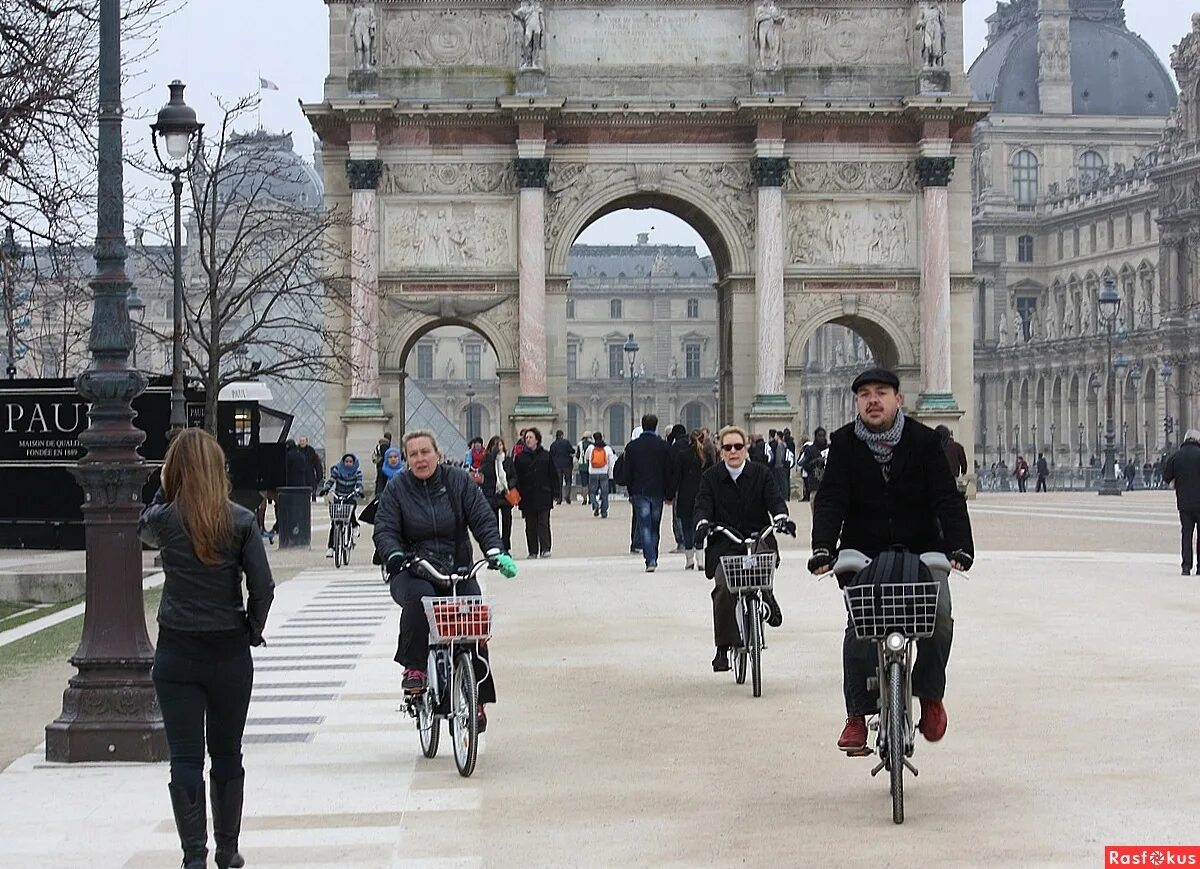 прогулка по улицам парижа. париж гуляет. париж прогулка фото. париж гуляет. париж гуляет.