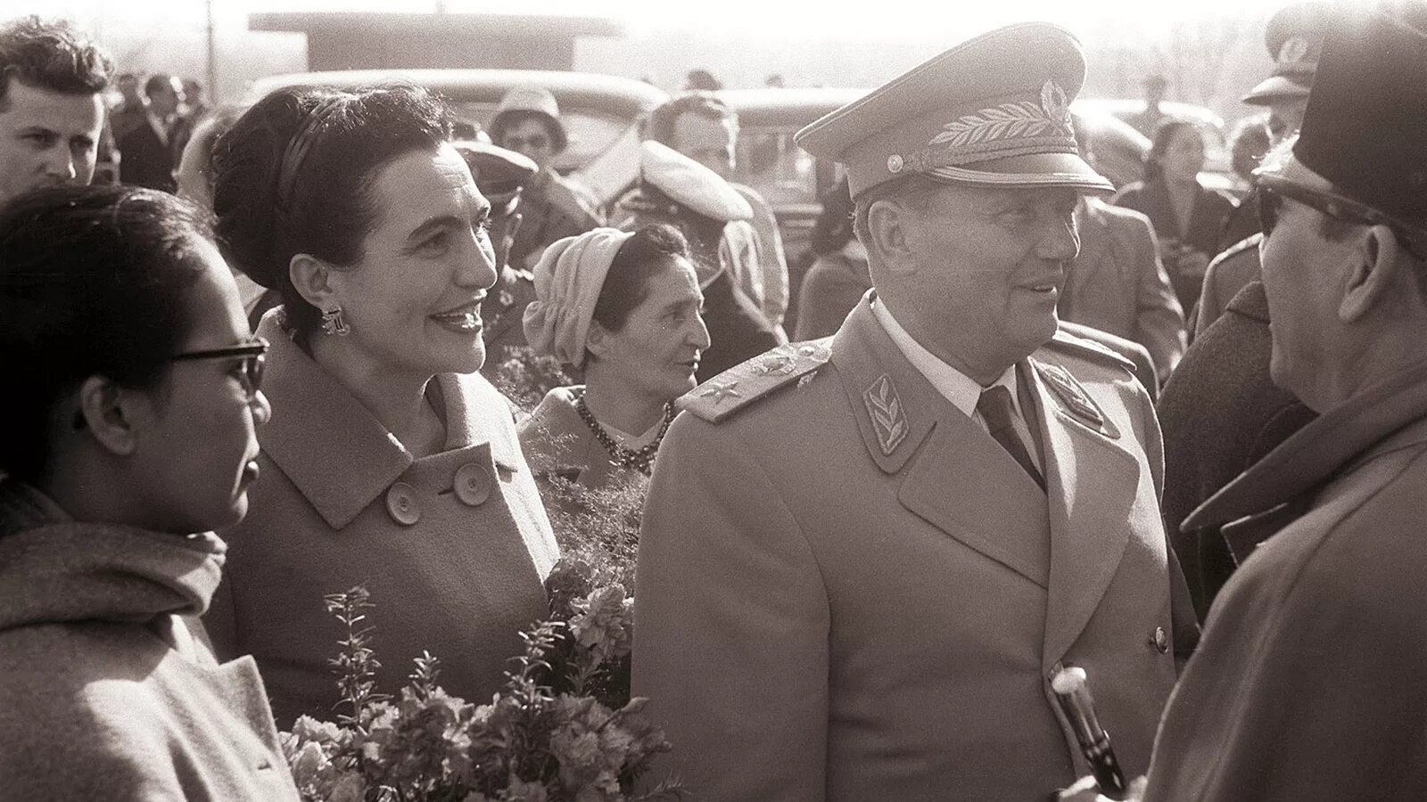 Июня 1948. Июня 1948. Резолюция ванденберга. Блокада западного берлина. Первый промышленный ядерный реактор.
