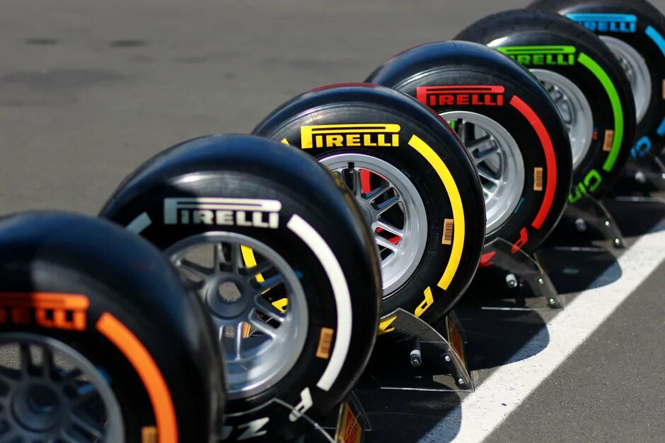 Колеса пирелли купить. Шины Пирелли формула 1. Шина Pirelli PZERO Formula 1. Шины формула концерн Пирелли. Пирелли Тайр Руссия.