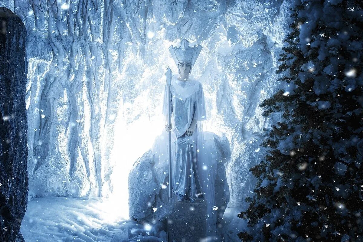 Снежная королева музыка. Снежная Королева сказка трон. Снежная Королева на троне. Лес снежной королевы. Трон зимы.