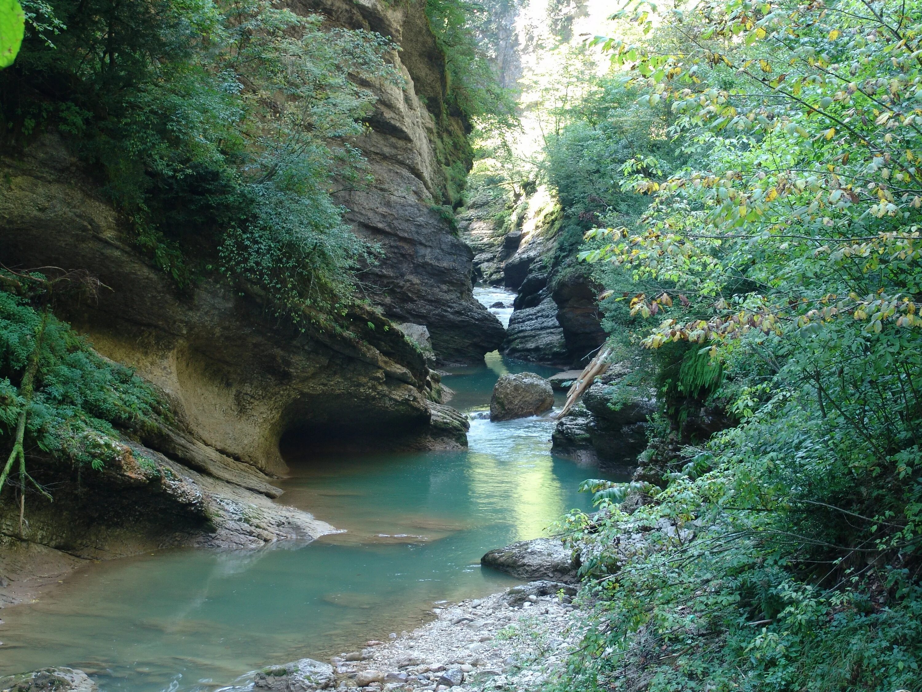 гуамское ущелье как добраться