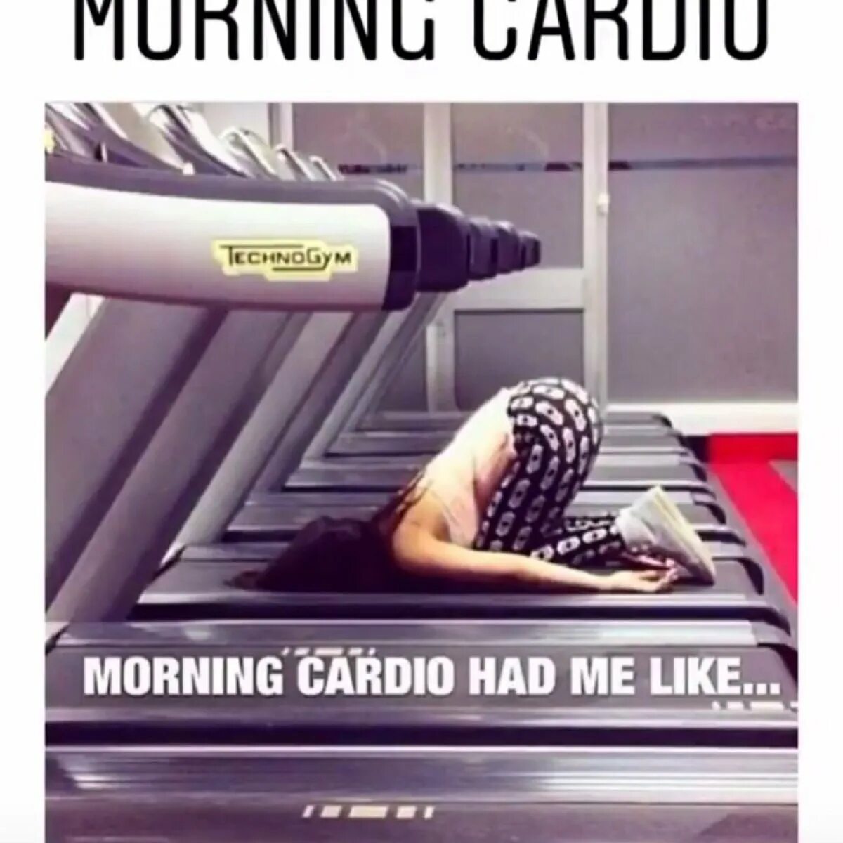 Мем после тренировки. Спина после тренировки юмор. фитнес утро мем. morning workout funny picture.