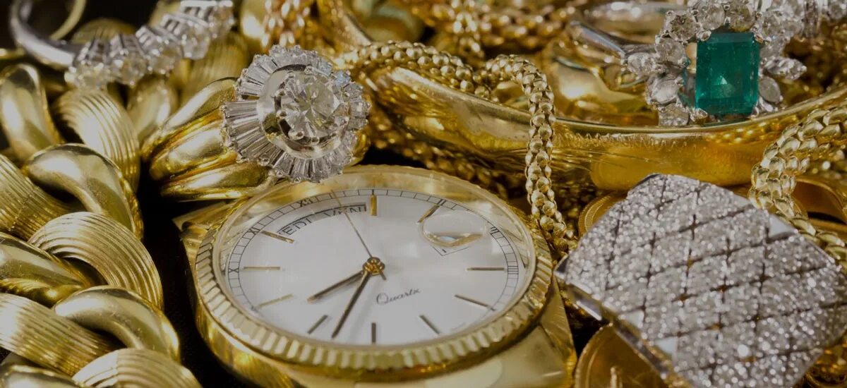 Gold is expensive. Розовое золото слиток. Gold is expensive. Грести золото руками. Золото всегда в цене.