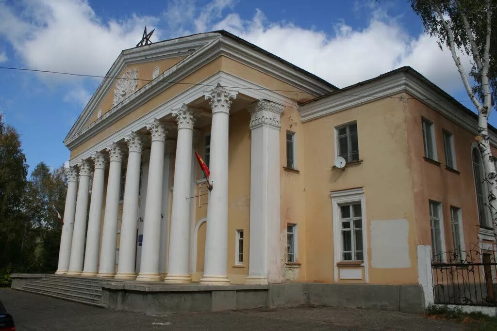 Дк никольск пензенская область. Дом культуры никольск. Боярское поместье вологда. Сайт дом культуры никольск вологодской области. Никольский дом культуры тутаевский район.