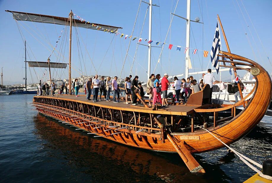 Римская трирема (триера). Саламинское сражение 480 г до н. Древняя греция трирема корабль. Римская трирема (триера). Древняя греция трирема корабль.