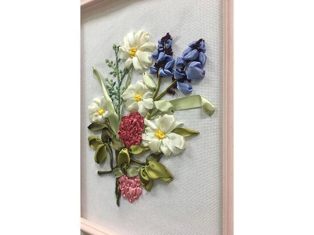 вышивка атласными лентами. магазин вышивки лентами. вышивка лентами. вышивка лентами розы в корзине. магазин вышивки лентами.