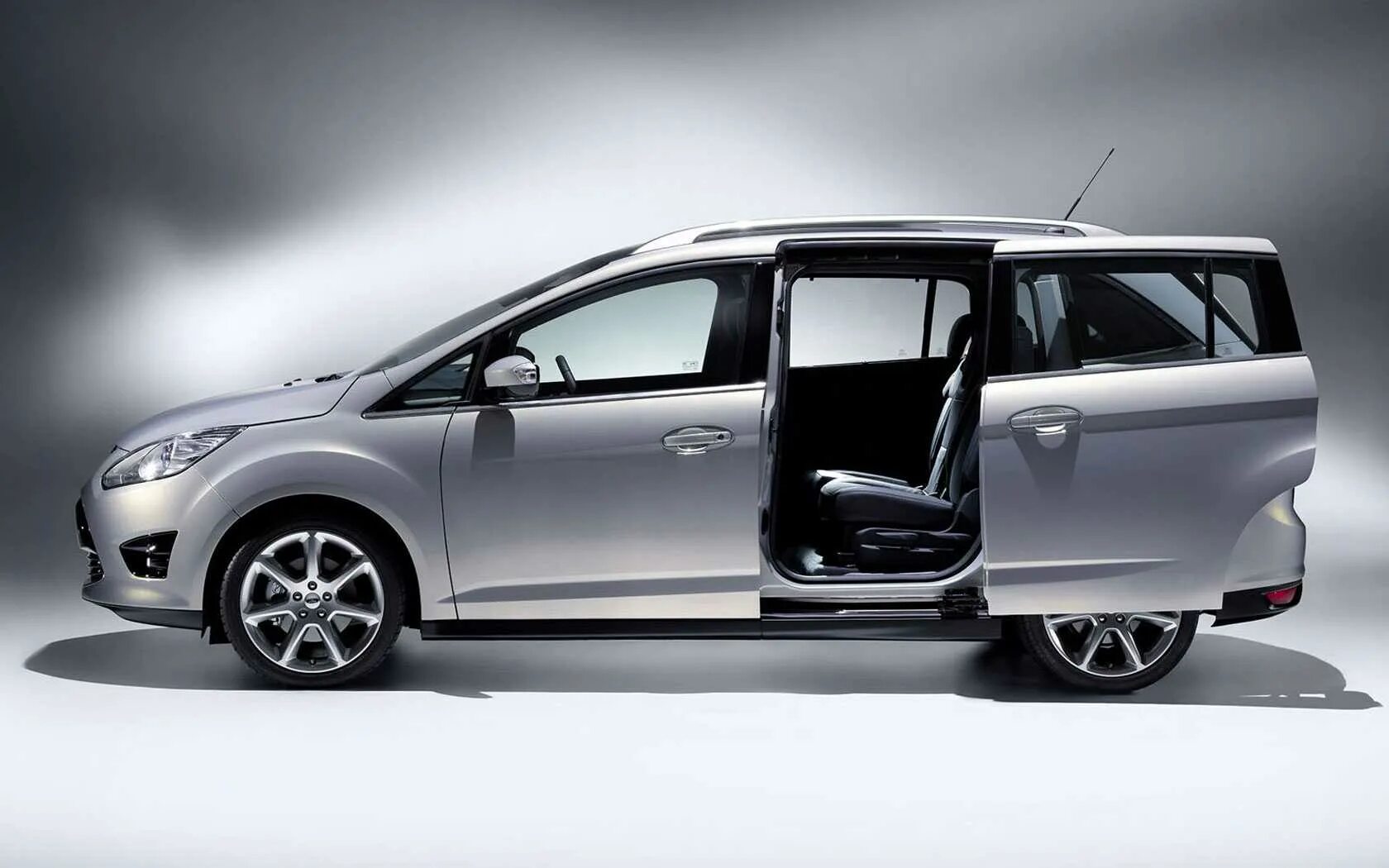 Вторая модель новый. Ford Grand c-Max 2011. Ford Grand c-Max, 2010. Ford Grand c-Max II 2010. Ford c Max Grand 2013.