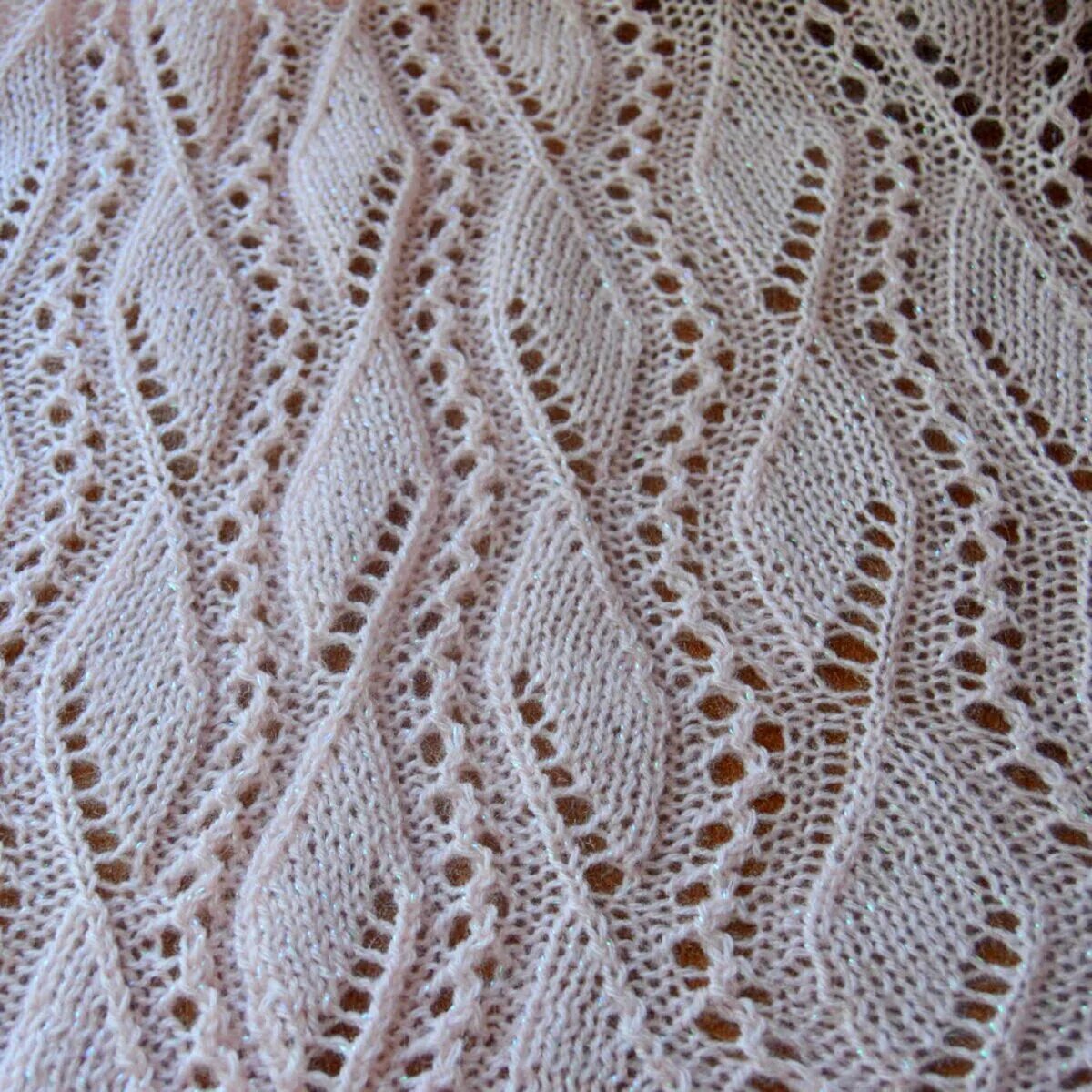 Палантин спицами мастер класс. Узоры для ализе ангора голд. палантин спицами. ажурный палантин спицами. вязаный ажурный палантин.