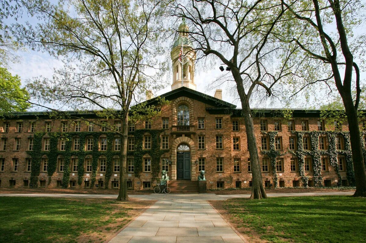 Main university. Принстонский университет Нассау Холл. Университет Принстон США. Принстон Нью-джерси университет. Гарвард Йель Принстон.