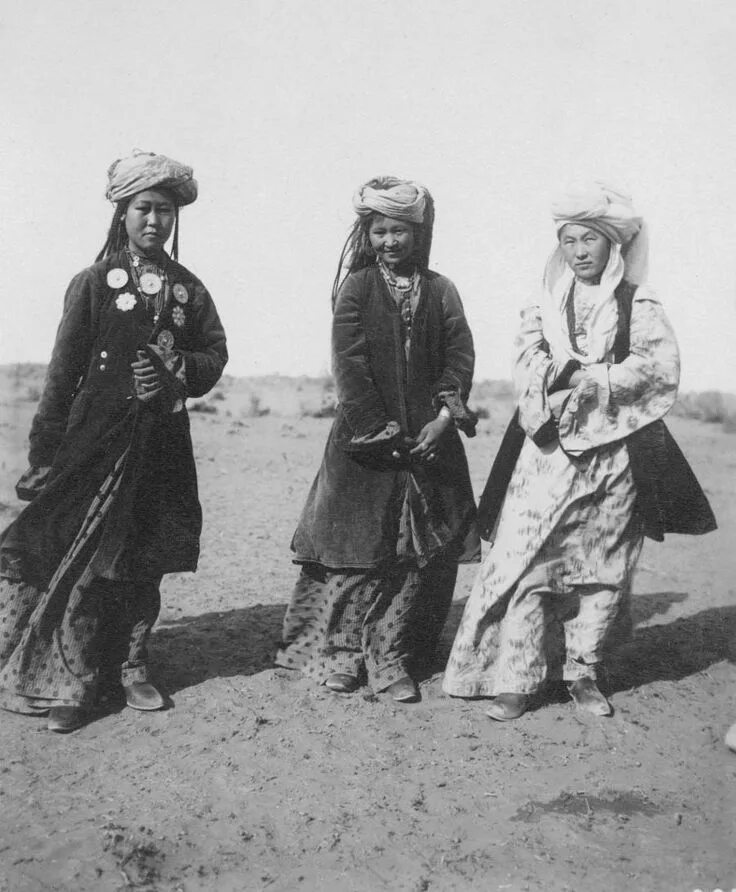 Казахи потомки. Киргизы 19 века. Каракалпаки 19 века. Фотографии казахов 19 века. Национальная одежда казахов 18 19 век.