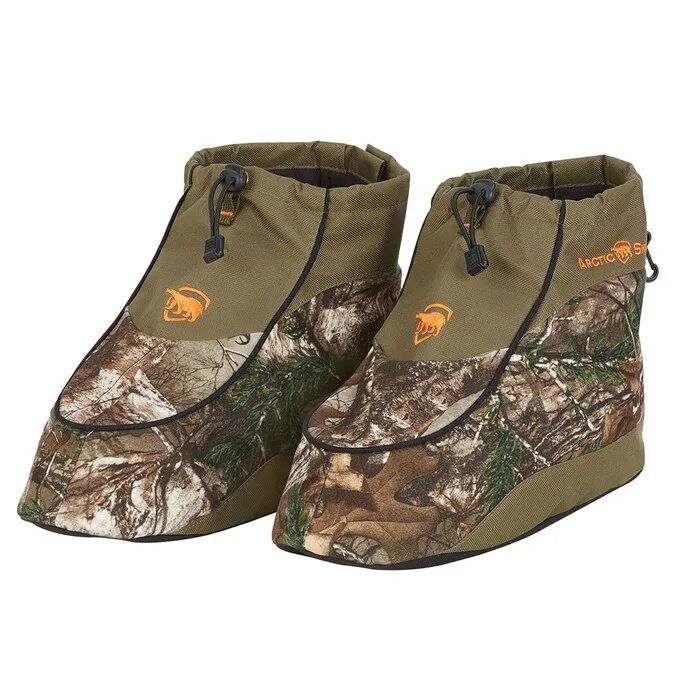 Обувь для охоты купить. Realtree Xtra камуфляж. Ботинки для охоты Арктика. Бахилы для охоты.