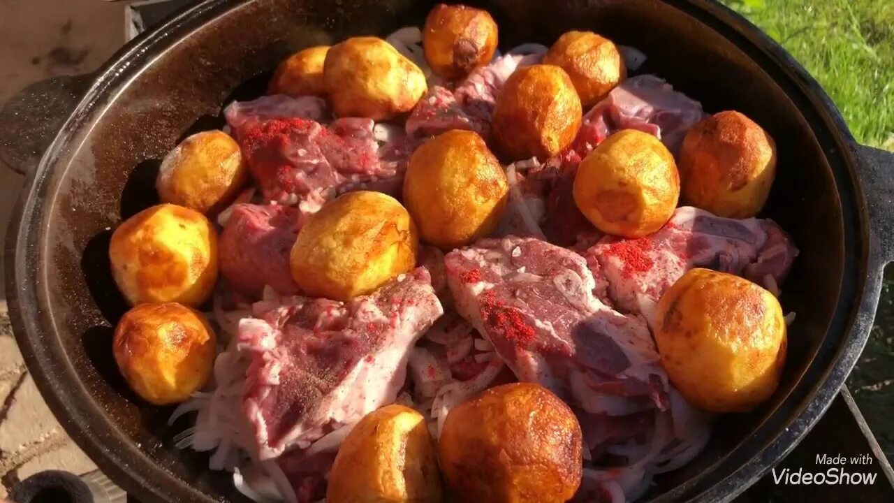 Блюда в казане на костре. Узбекские блюда на костре. Блюда в казане на костре из говядины. Блюда приготовленные в казане на открытом огне.