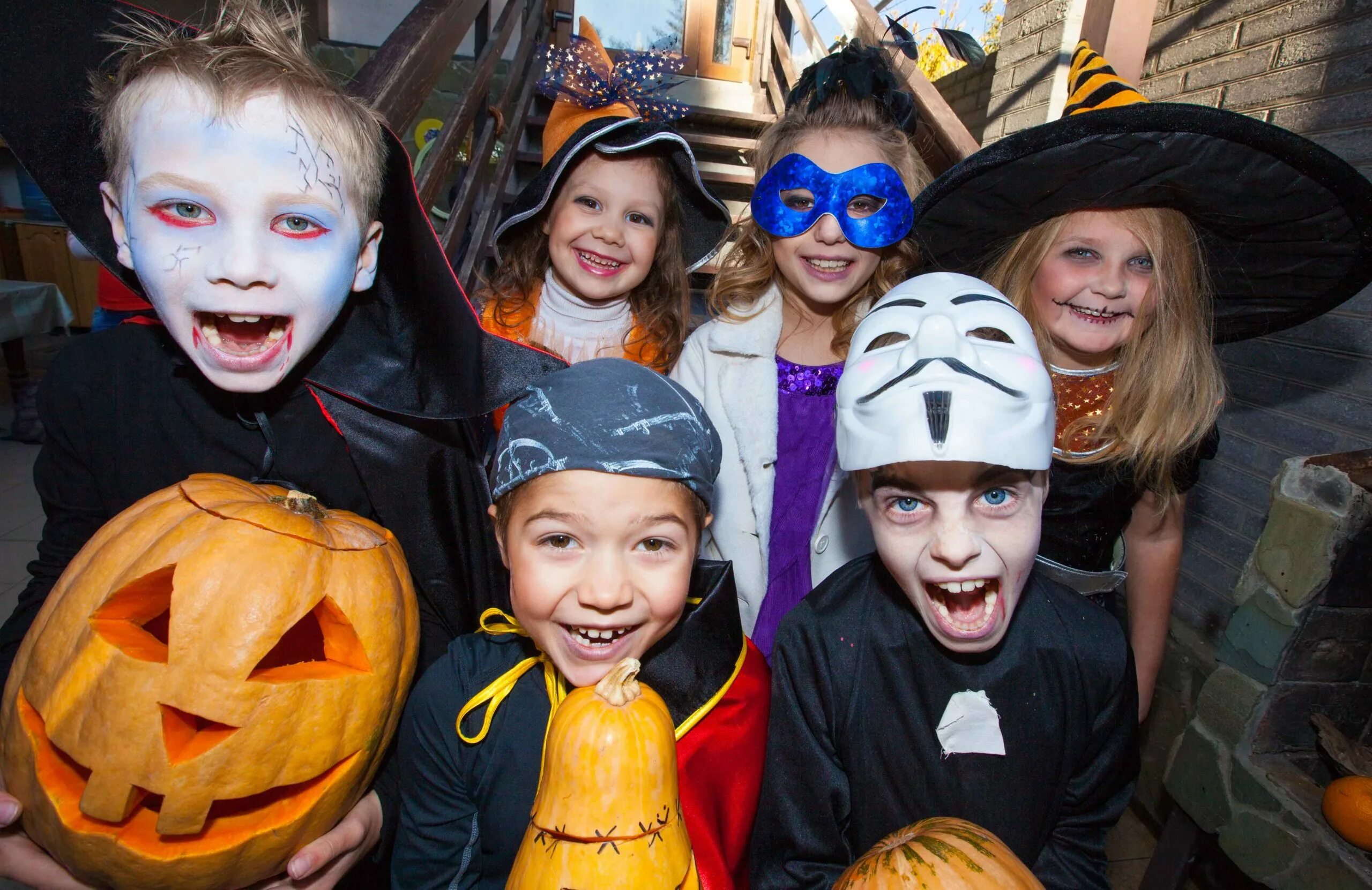 Цвета хэллоуина. Хэллоуин trick or treat. Хэллоуин тематика. Хэллоуин как зовут. Хэллоуин фото.