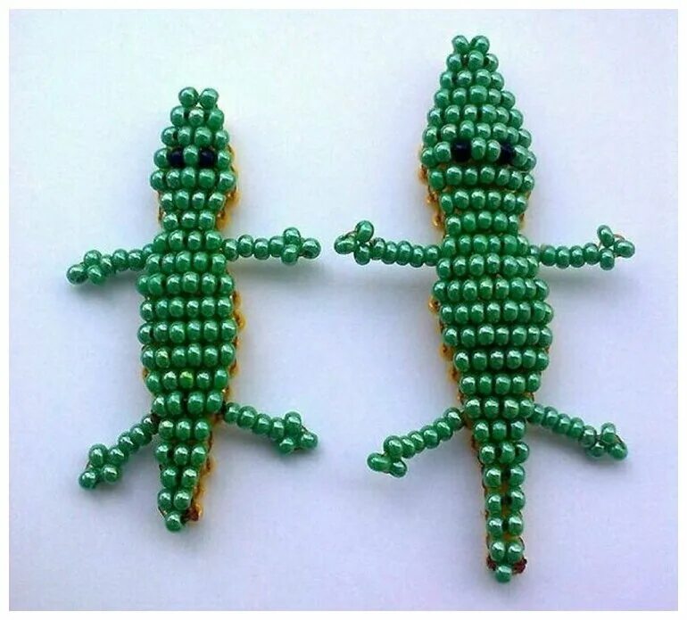 Фигурки из бисера схемы. Как сплести лягушку из бисера. Как сделать плоскую фигурку. Фигурки из картона для детююю. Картонные солдатики.