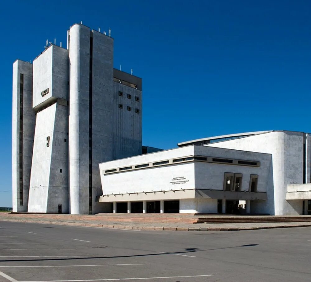 Театр оперы оперы и балета чебоксары. Оперы и балета чебоксары. Театр оперы оперы и балета чебоксары. Театр опера и балета чебоксары сайт. Дом оперы и балета чебоксары.